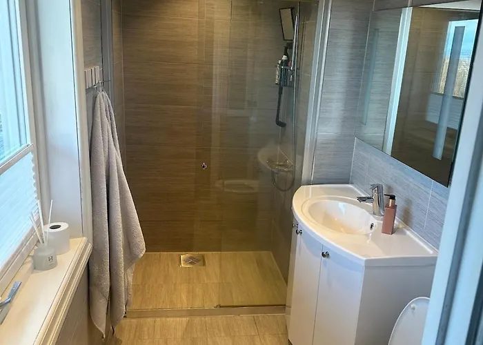 Large, Spacious Single-family With Good Views بيت للعطل برغن